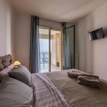 5 Stars Sea View