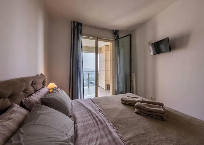 5 Stars Sea View